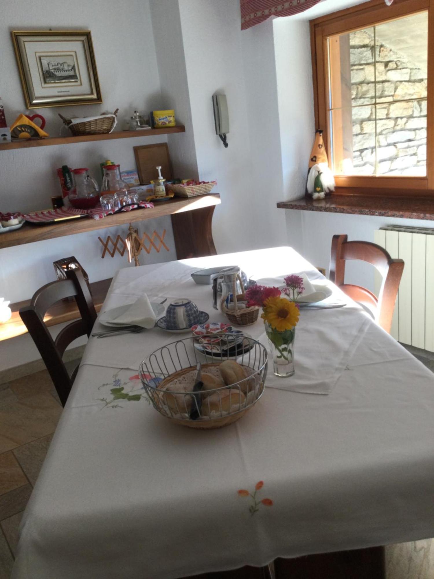 B&B Les Fleurs Gignod Ngoại thất bức ảnh