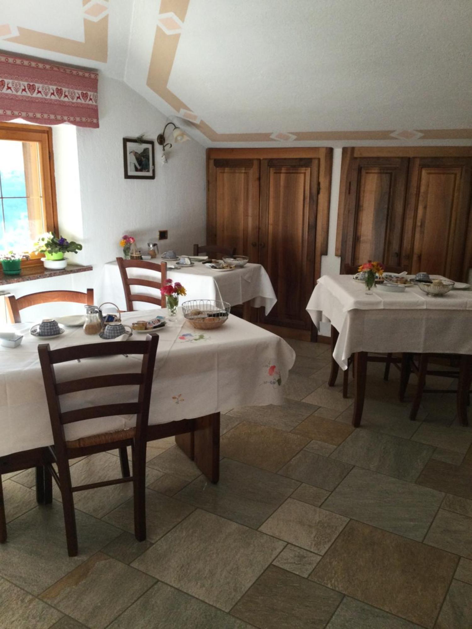 B&B Les Fleurs Gignod Ngoại thất bức ảnh