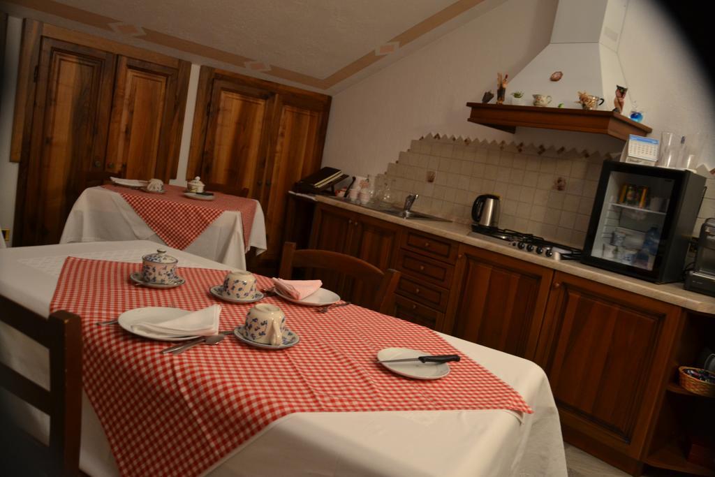 B&B Les Fleurs Gignod Ngoại thất bức ảnh